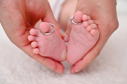 松滋怀孕肚子一边高一边低